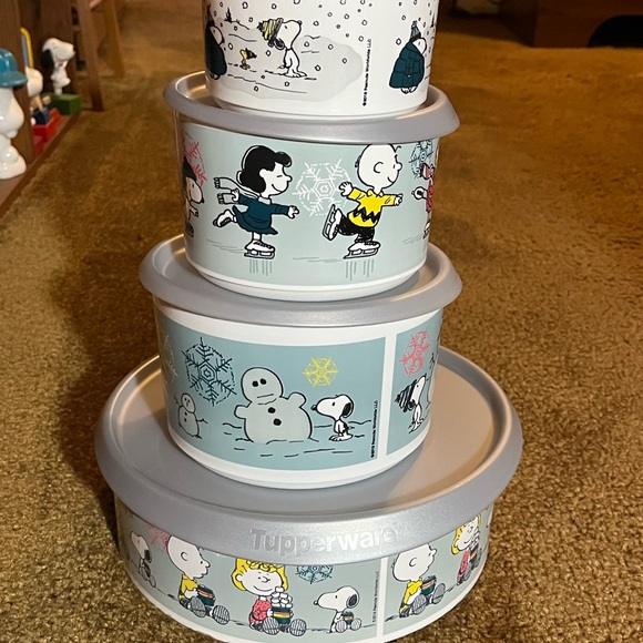 Tupperware Peanuts Winter Collection Containers - Picture 3 of 3